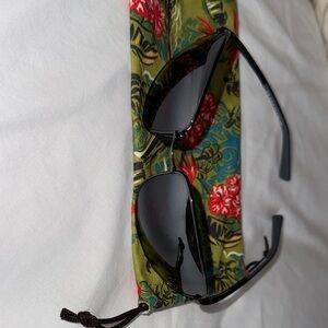 Maui Jim Black Sunglasses with Floral Pouch